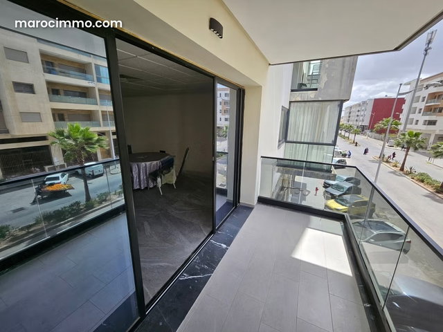 Location de bureaux à Victoria. Surface de 86 m². Fenêtres avec double vitrage et porte blindée — 3