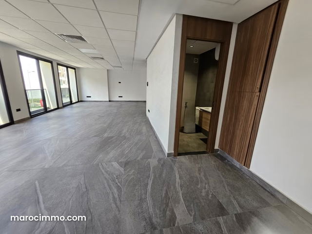 Apartment for Rent in Victoria. 1 Bedroom. Concierge Service and Air Conditioning — Bouskoura