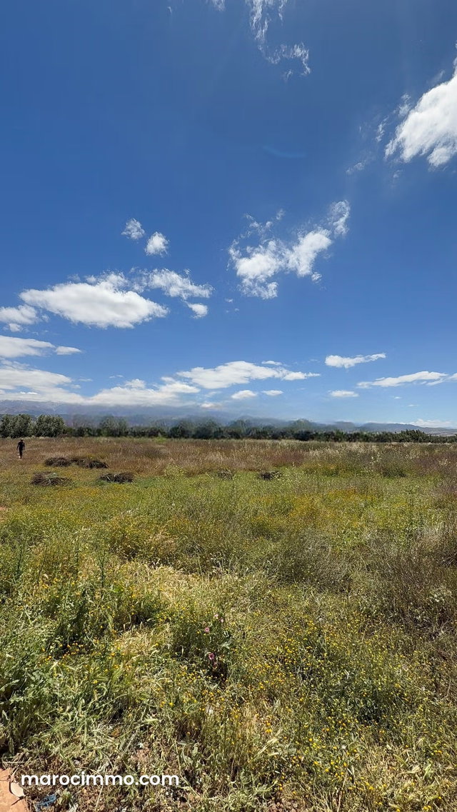Beau terrain à la vente à Route de l'Ourika. Surface de 10850 m² — 2