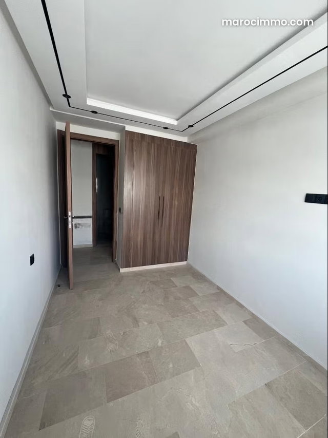 Location d'un appartement à Roch noire. Surface de 79 m². Salon traditionnel, antenne parabolique générale — 2