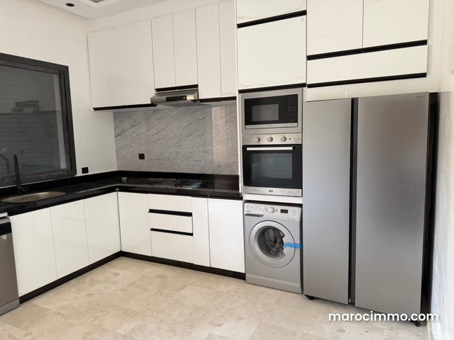 En vente projet villa neuve finis de 4 chambres et aussi type 3 suites et 3 salles de bain avec piscine privée à 10 minutes de l’aéroport et 20 minutes du centre ville Marrakech — 2