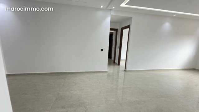 Sell apartment in Dar Bouazza. 3 comfortable rooms. Microwave — 4