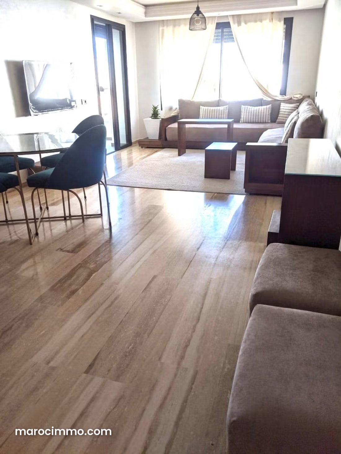Appartement meublé à louer à Dar Bouazza, terrasse et cheminée — Dar Bouazza