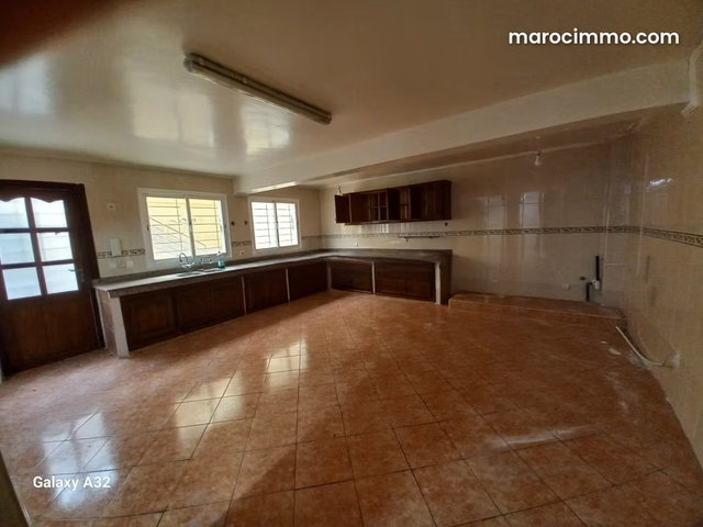 Somptueuse villa à vendre à Dar Bouazza. 3 chambres agréables. Terrasse et jardin — 5