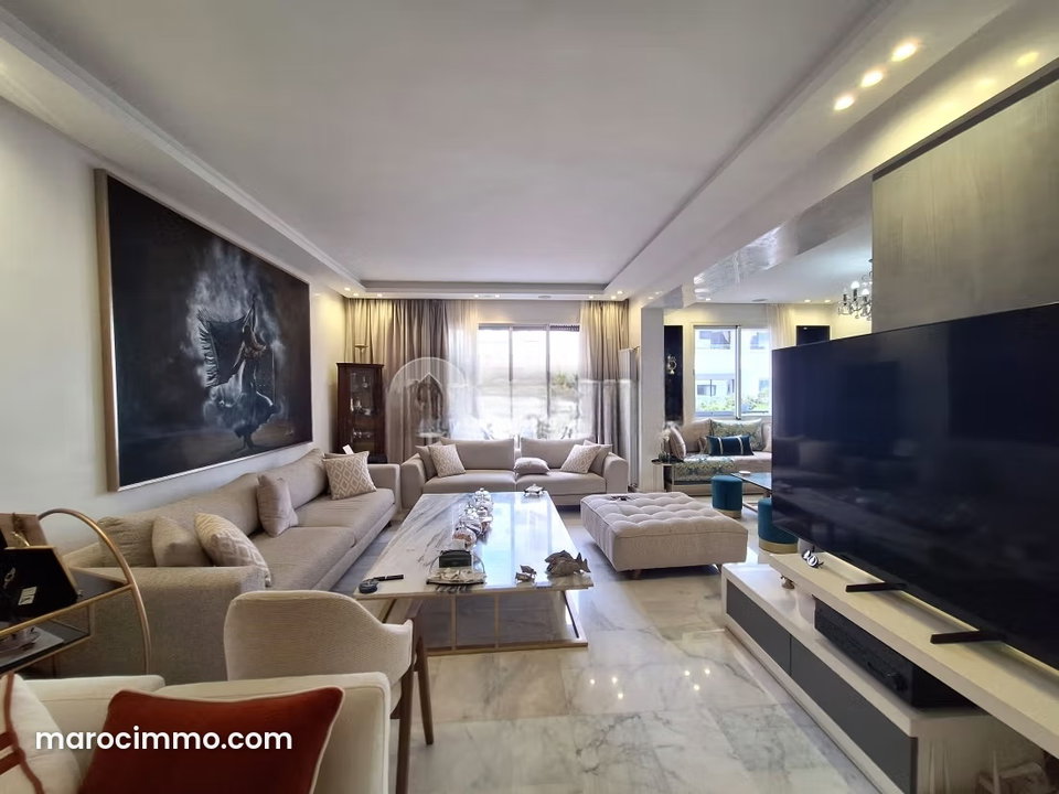 Appartement à vendre 247 m², 3 chambres Racine Casablanca