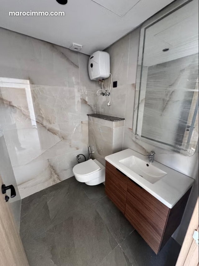 Offices for Rent in Sidi Maarouf. Total Area 51 m². Residence with Concierge — 3