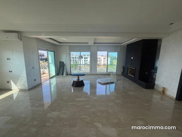 Vend appartement à Riyad. Surface totale 326 m². Salon Marocain et antenne parabolique — Rabat
