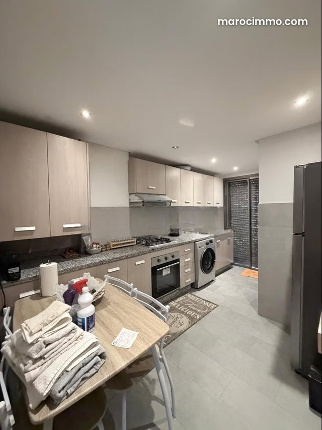 Vend appartement à Belvédère. 3 belles chambres. Porte blindée, sécurité — 2