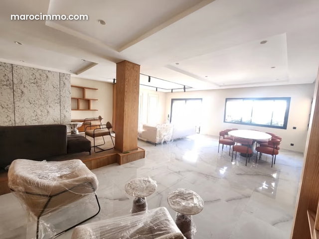 Rare Triplex plein Triangle d'or moderne ROOFTOP — 4