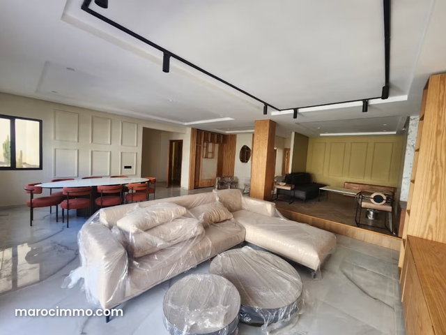 Rare Triplex plein Triangle d'or moderne ROOFTOP — 5