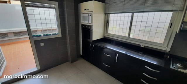 Bel appartement en location à Maârif. 3 chambres agréables — 3