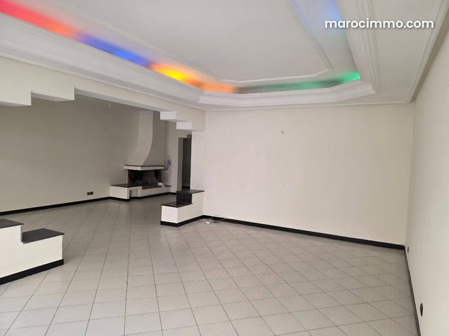 Grand appartement à louer à Racine — 2