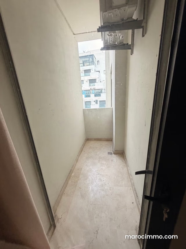 New unfurnished studio with equipped kitchen and belvedere view — 4