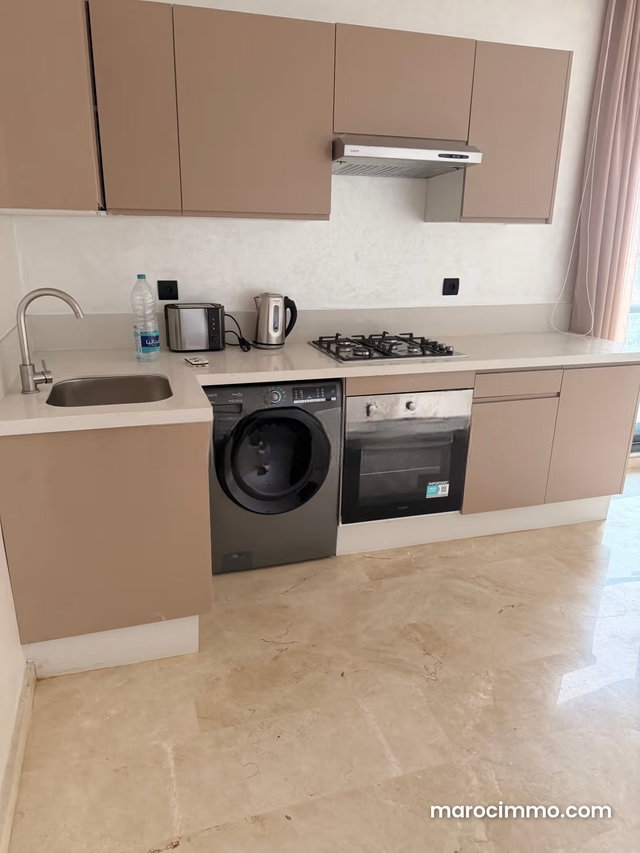 New unfurnished studio with equipped kitchen and belvedere view — 2