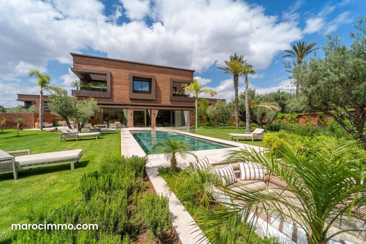 Villa de luxe aux Portes de Marrakech, jardin et piscine — Marrakech