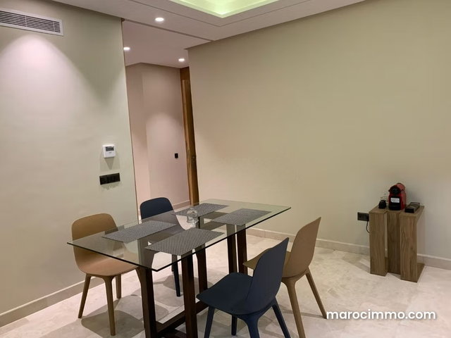 Louez cet appartement à Les princesses. Surface totale 98 m². Bien meublé — 2