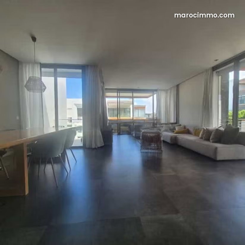 Appartement spacieux avec terrasse et jardin à Dar Bouazza — Dar Bouazza