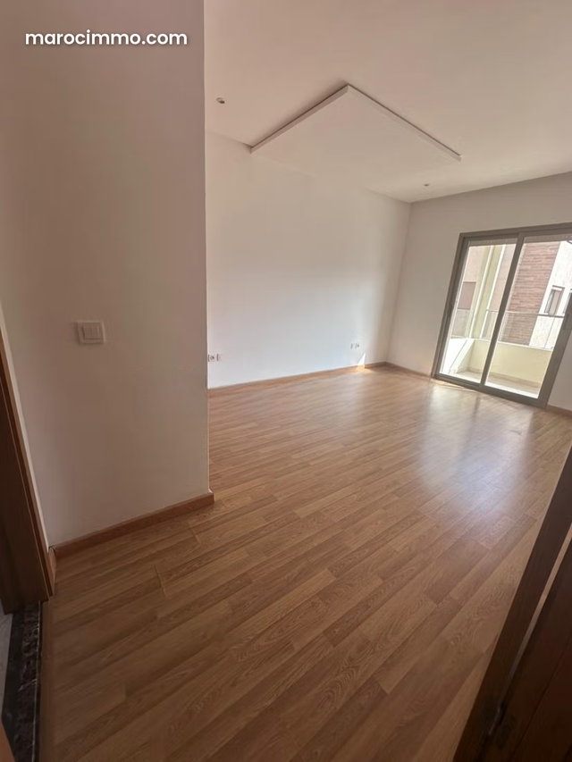 A louer bel appartement vide sur californie — 3