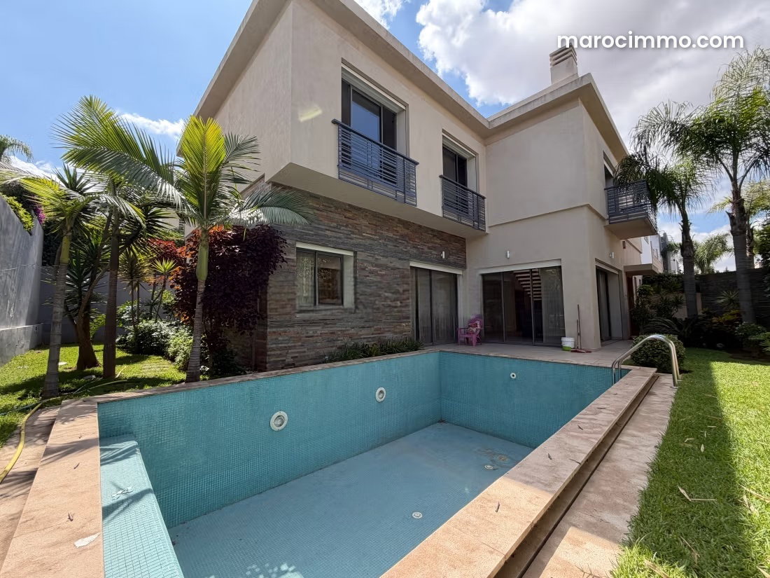 460 sqm Villa with Pool and Garden in Sidi Maarouf, Casablanca — Casablanca