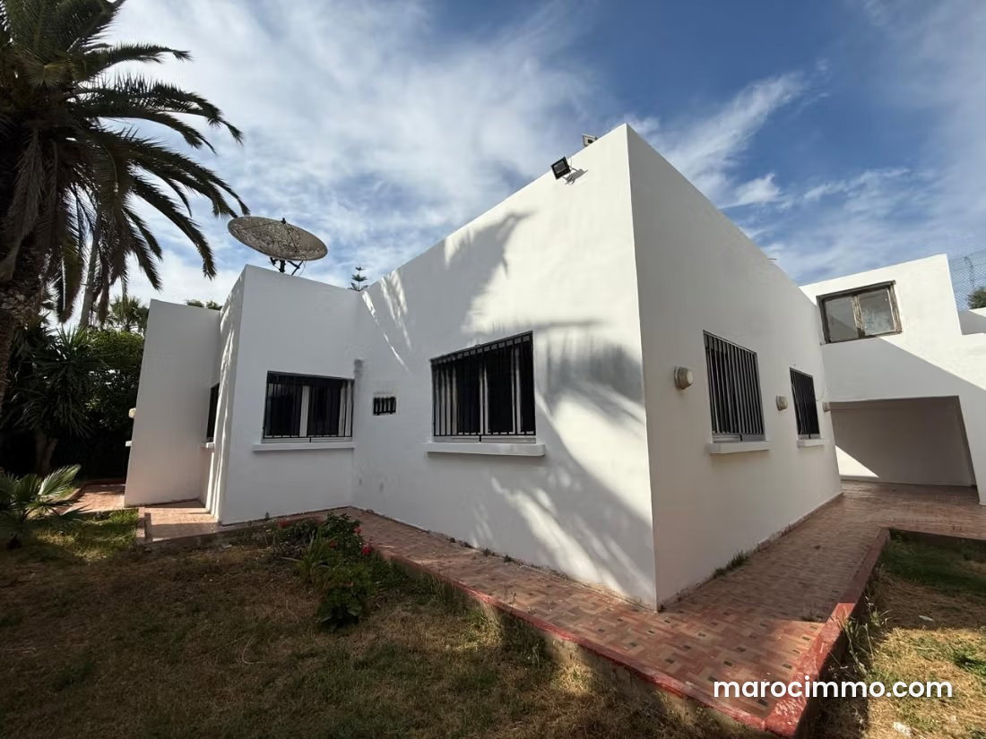 500 m² Commercial Space in Oasis, Casablanca, Strategic Location — Casablanca