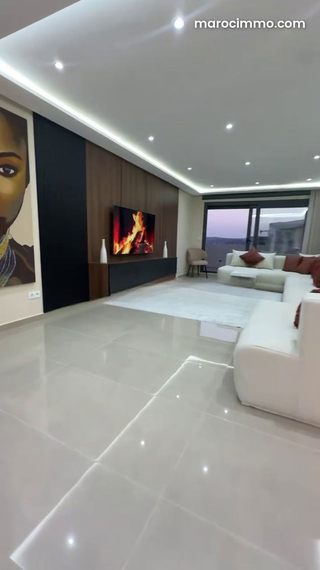 Magnifique appartement à vendre rue de Fès — Tanger