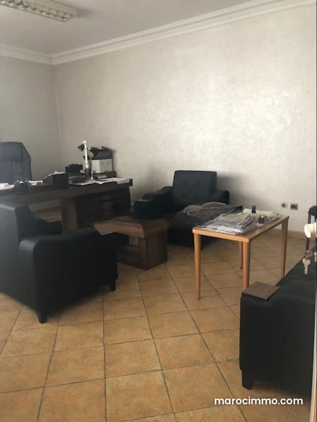 140 M2 Office Space Available in Mersultan Quarter Immediately — 2