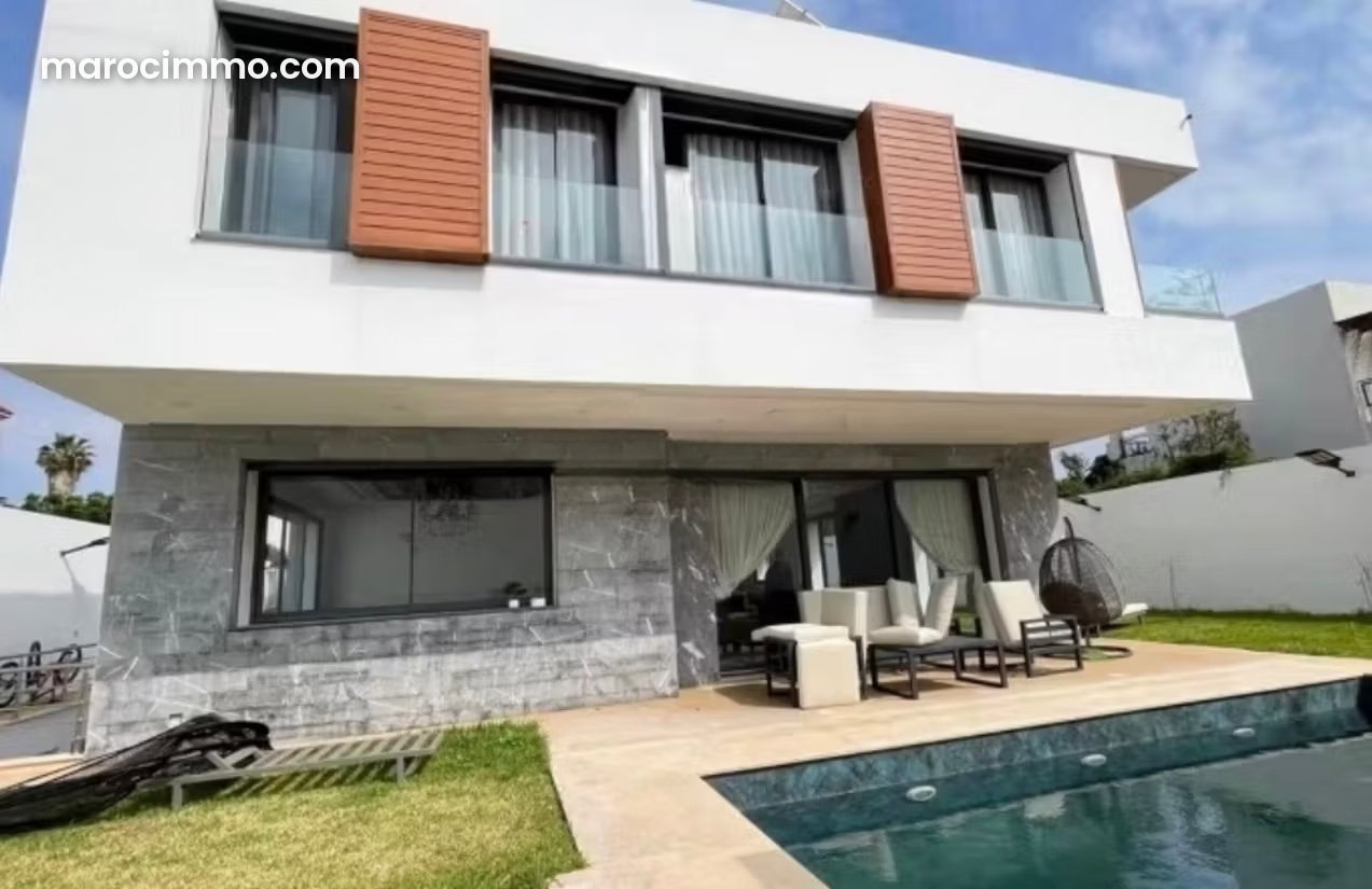 800 m² Furnished Villa with Pool and Garden in Riyad, Rabat — Rabat