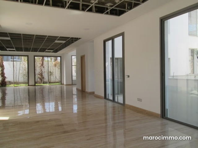 Villa à usage de bureau à louer sur ANFA SUPERIEUR — الدار البيضاء