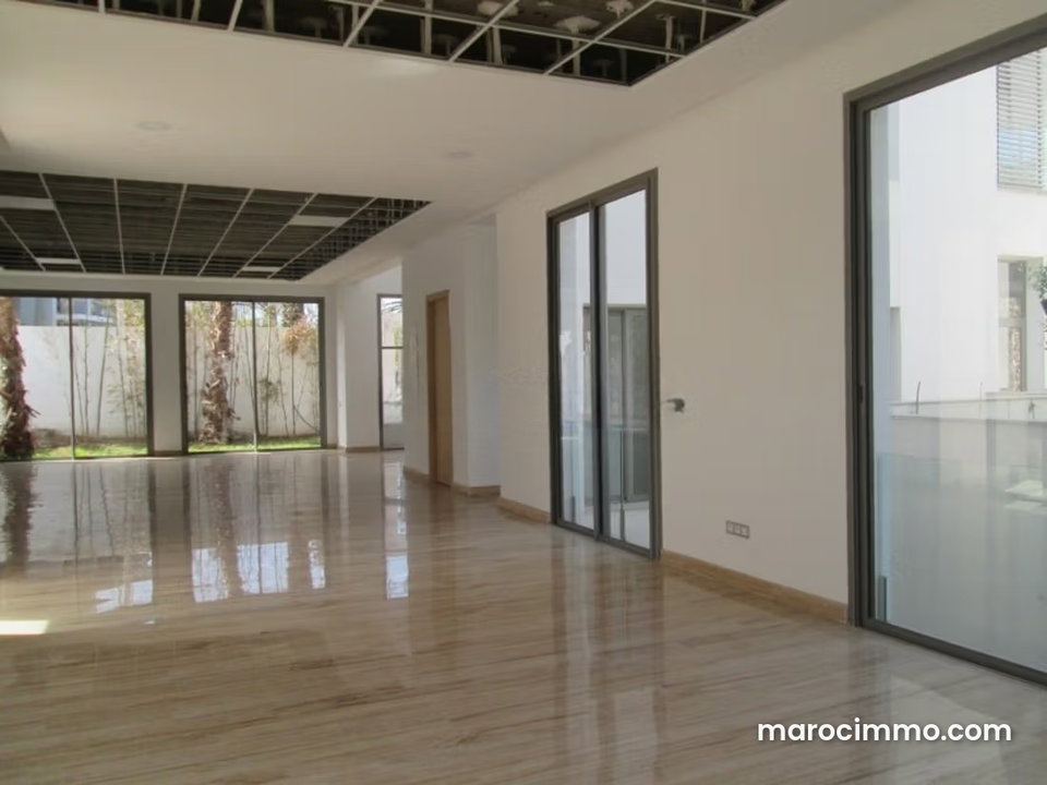 Villa à usage de bureau à louer sur ANFA SUPERIEUR