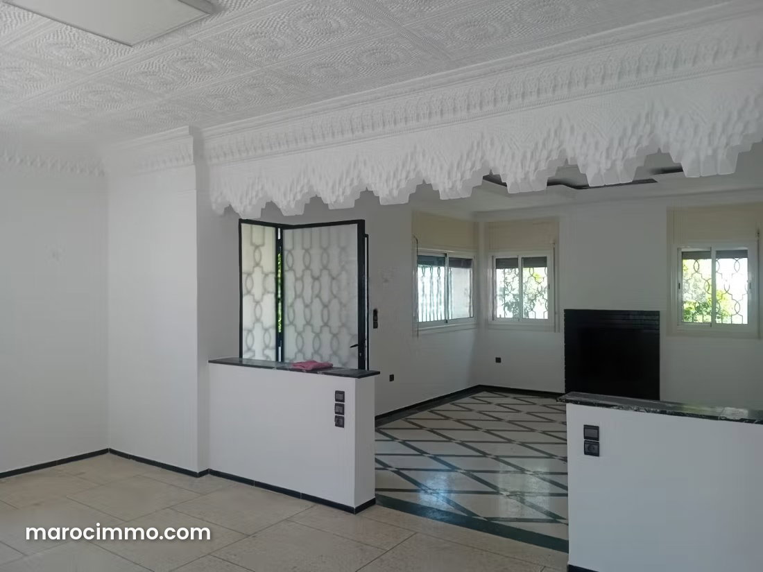 400 m² Villa with Garden, Al Batha, Casablanca, for Rent — Casablanca