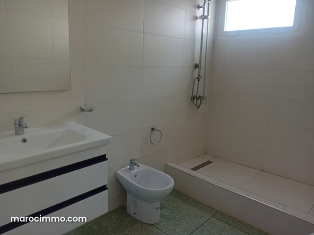 Villa professionnel à louer sur AL BATHA EXTENSION — 5