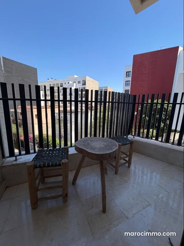 Superbe studio meublé bien ensoleillé avec balcon — 3