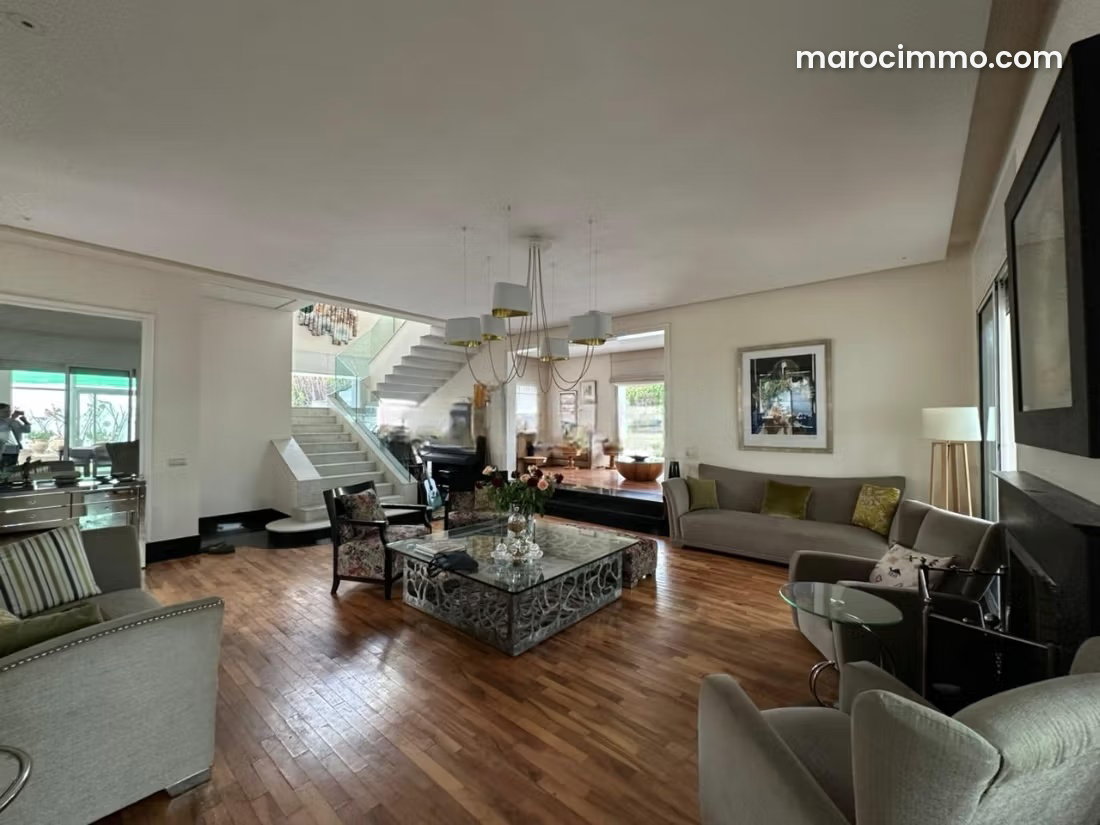 Contemporary 665 m² Villa with Pool and Elegant Volumes, Anfa — Casablanca
