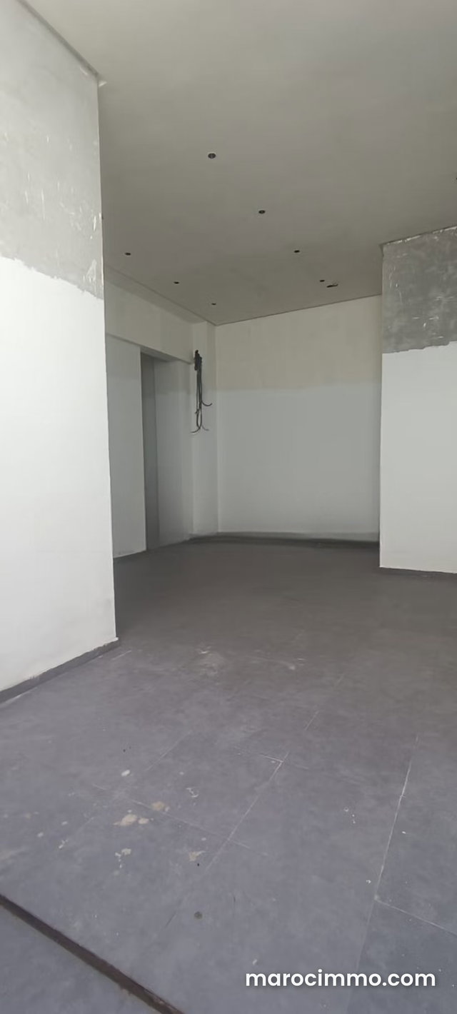 Plateau bureau au rdc de 57m2 avec possibilité de mezzanine à la vente – Racine — 2