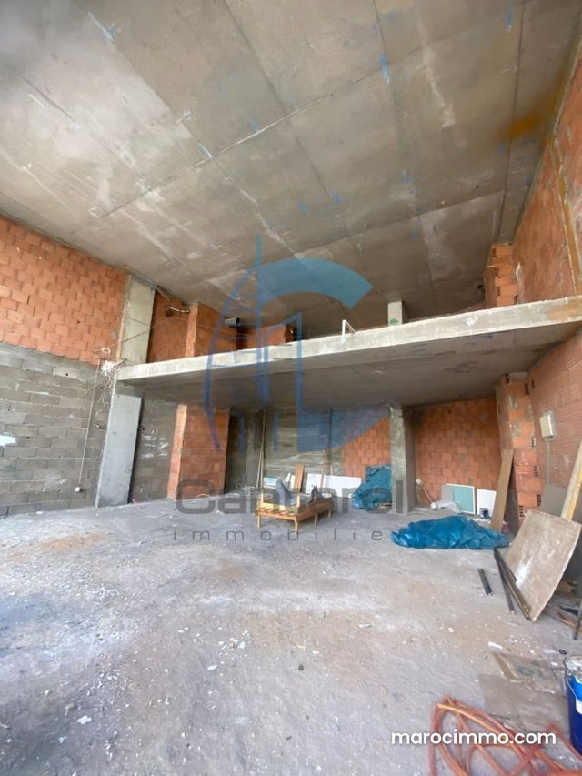 Vente 3 locaux commercial bien agencé — 2