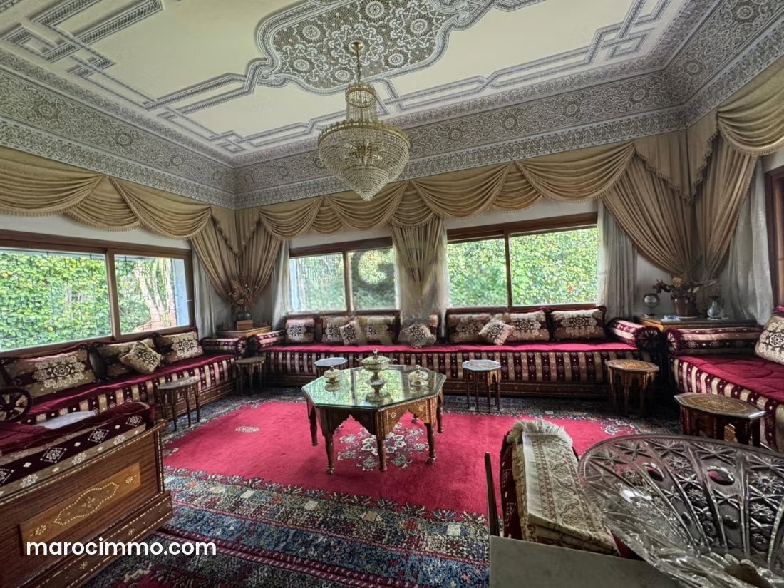 550 sqm Villa with Pool and Garden, Riyadh, Rabat — Rabat