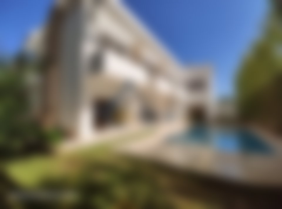 Villa 1000 m² avec piscine et jardin, Souissi, Rabat