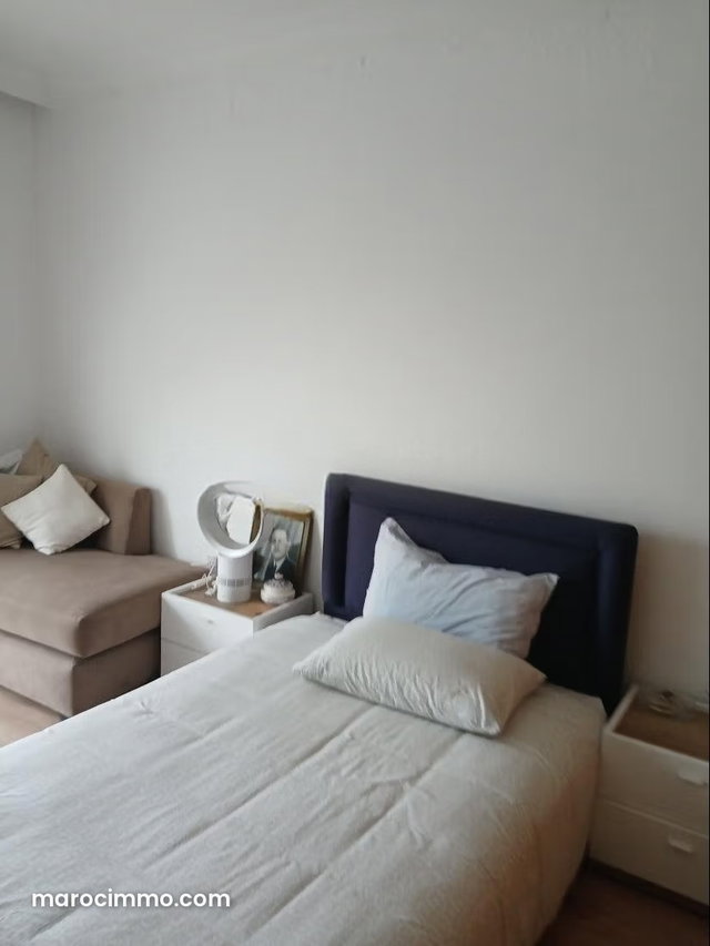 Appartement à l'achat à Guich Oudaya. Superficie 112 m². 2eme etage Salon traditionnel et système d'antenne parabolique — 2
