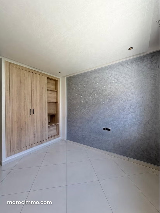 91 m² Apartment for Sale – 3 Bedrooms – Garage & Pool – Du Golf — 3
