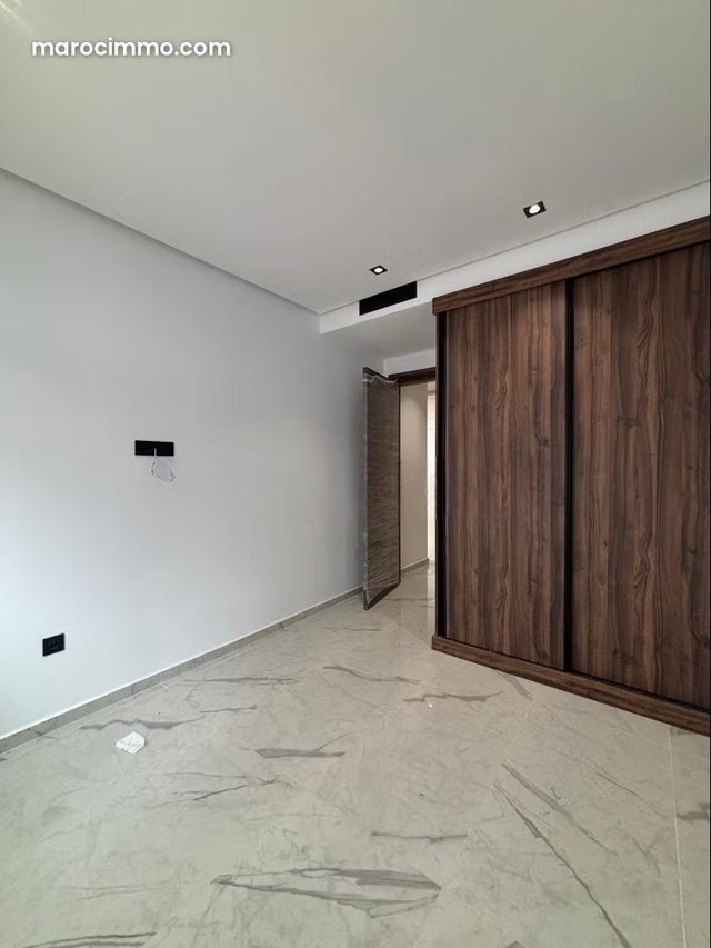 Luxurious Apartment for Sale in Iberie. 5 Spacious Rooms. Concierge Service, Air Conditioning — 4