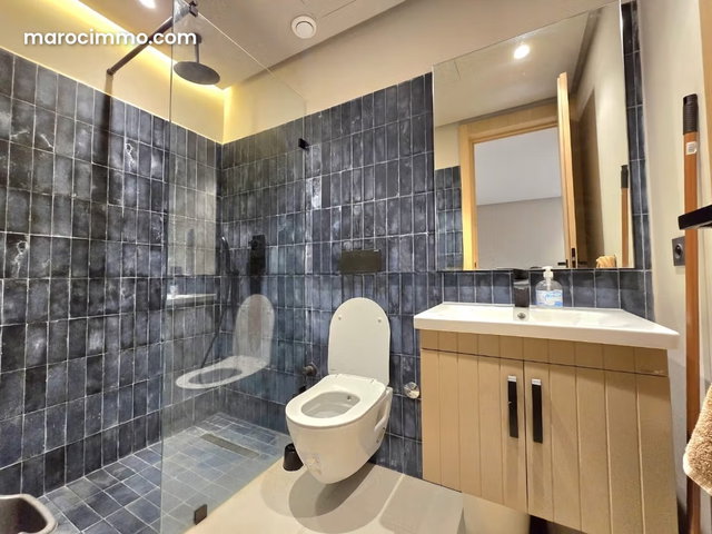 Très bel appartement en location à Riviera. 1 belle chambre. Meublé — 4