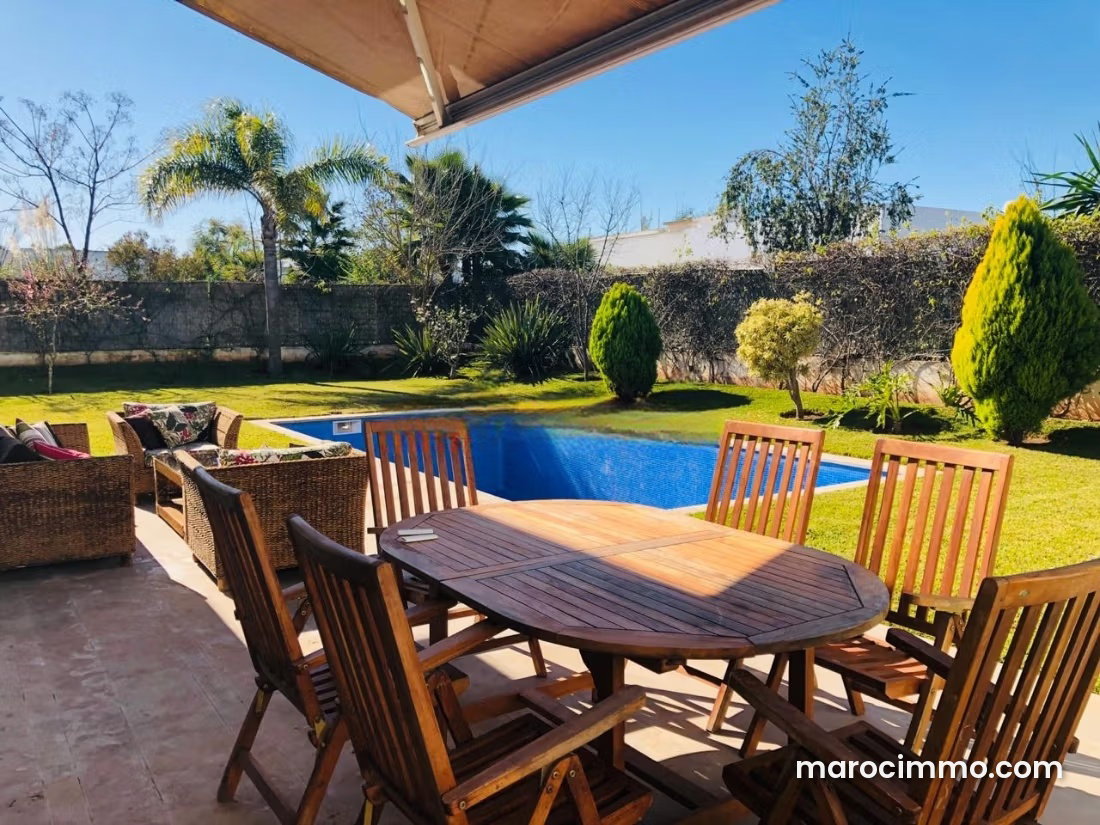 280 sqm Apartment with Pool and Garden, Bouskoura Centre — Bouskoura