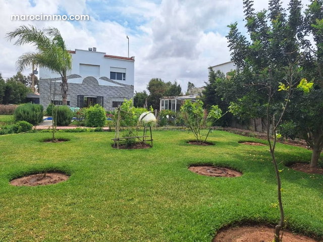 Villa avec piscine sur terrain 1000 m² — 5
