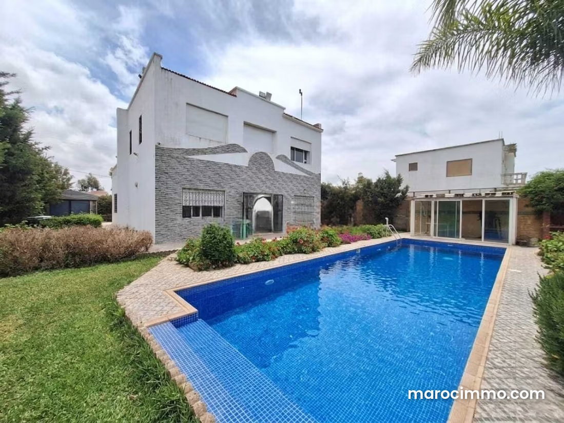 House with swimming pool and large plot in Lamharza Essahel — Lamharza Essahel