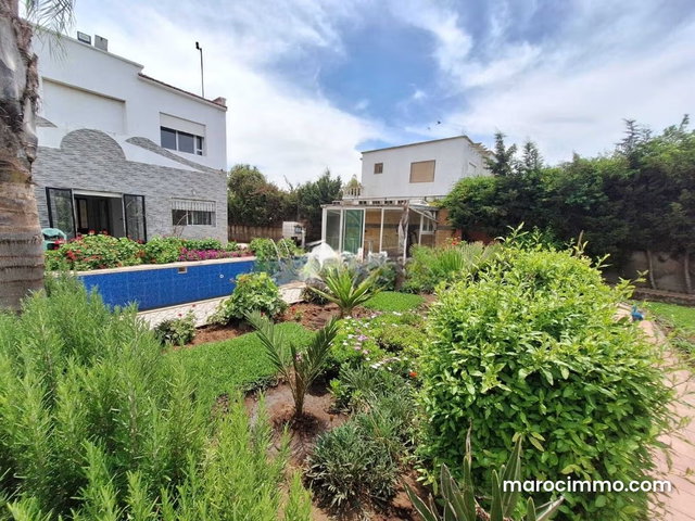 Villa avec piscine sur terrain 1000 m² — 2