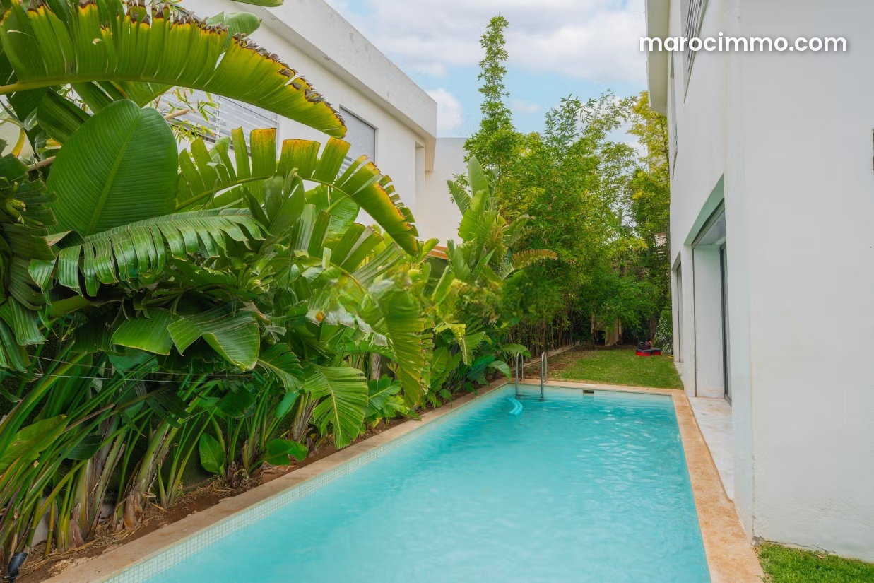 4-Bedroom Villa with Pool in Dar Bouazza, Near the Sea — Dar Bouazza