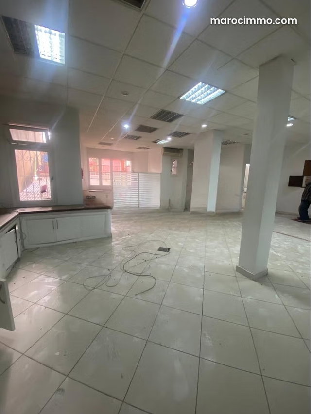 Bureaux à louer en Hassan Centre Ville. Surface totale 135 m² — 3