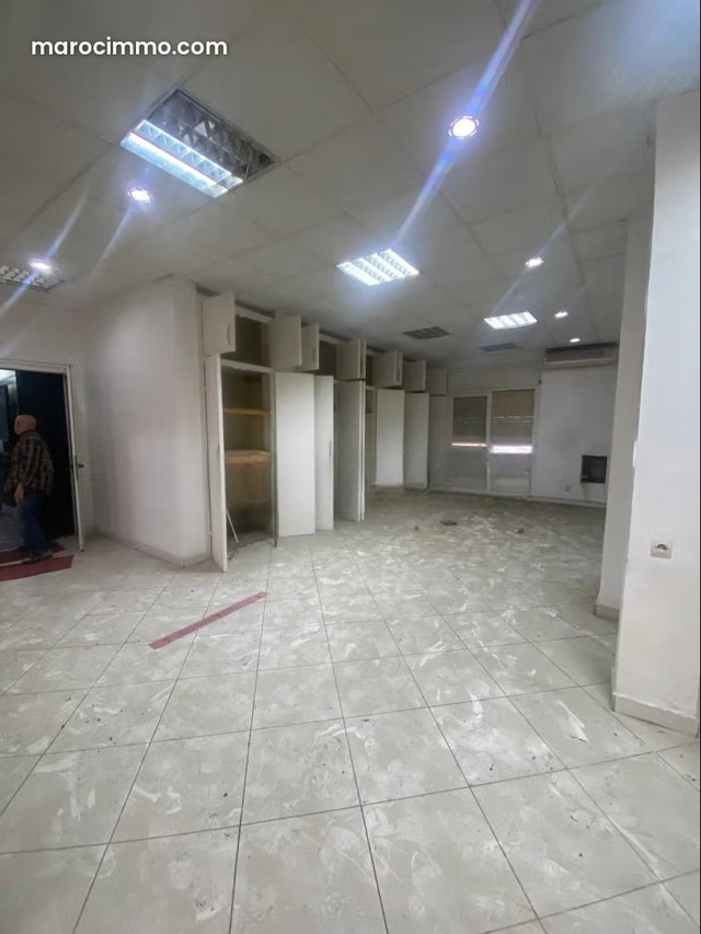 Bureaux à louer en Hassan Centre Ville. Surface totale 135 m² — 4
