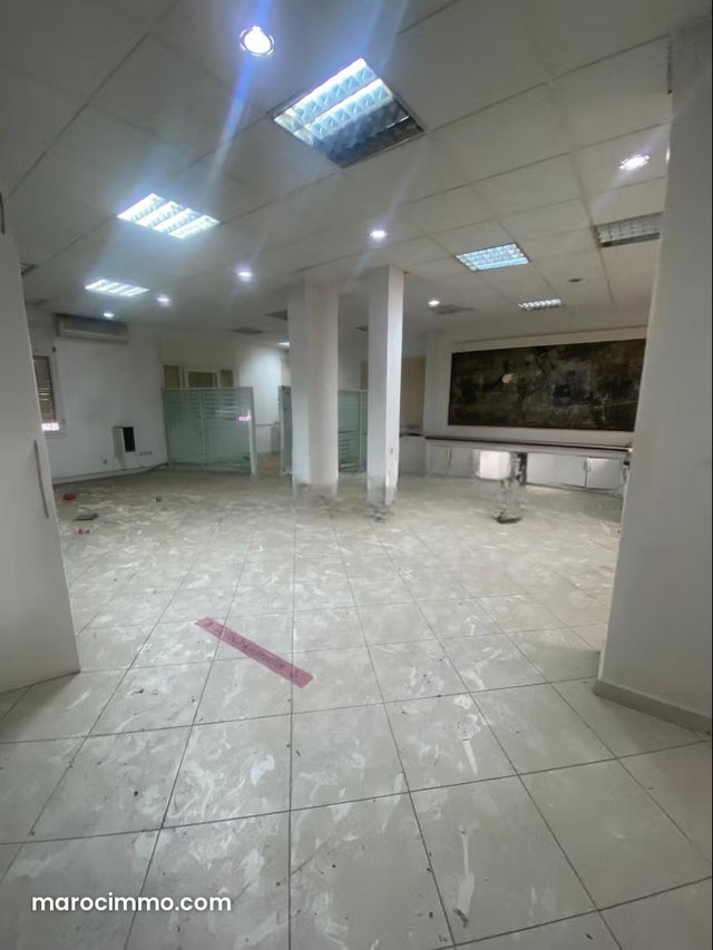 Bureaux à louer en Hassan Centre Ville. Surface totale 135 m² — 2
