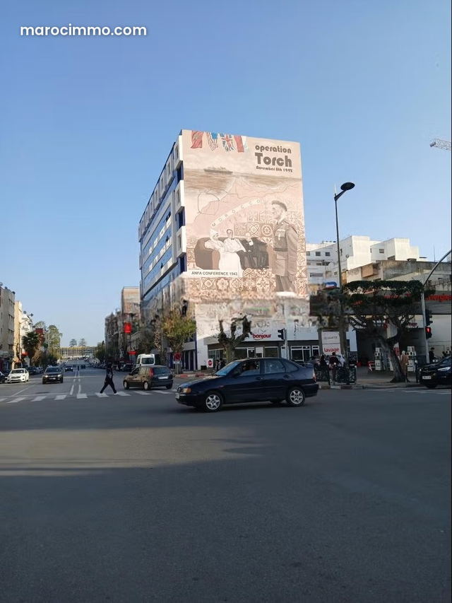 Local commercial à l'achat à Anfa Supérieur. Surface totale 230 m². Service de concierge et climatisation — Casablanca